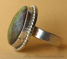 Sterling silver South Western Country ring with a Parrot Wing Turquoise, made in USA, ring signed by artist Art Gatzke