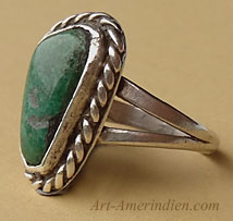 Navajo Indian old pawn sterling silver ring with green turquoise and rope