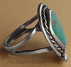 Indian Native American sterling silver and turquoise ring
