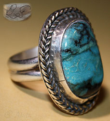 Navajo Native American Indian Navajo ring made from Sterling Silver and rare Blue Diamond Turquoise