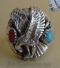 Bague chevalière amérindienne Navajo symbole Aigle, bijou amérindien Navajo en argent, turquoise et corail