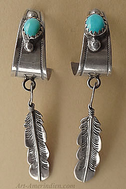 Boucles d'oreilles Navajo en argent avec une turquoise et pendentif plume