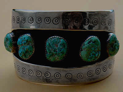 Bijou Amerindien Navajo, bracelet ethnique en argent massif et turquoises serties en shadow boxe