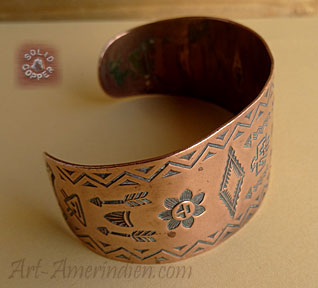 Bracelet vintage amérindien en cuivre massif Bell Copper