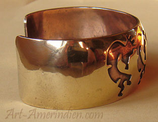Native american indian hopi or navajo bracelet, 5 kokopellies symbols, 12 K massive gold and sterling silver, hallmarked JTL