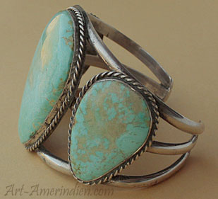 Navajo Indian native american bracelet with 3 large turquoises, sterling silver jewelry