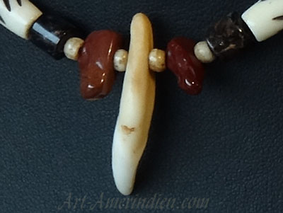 Indian ethnic / tribal choker necklace, 1 row bone beads with a coyote tooth