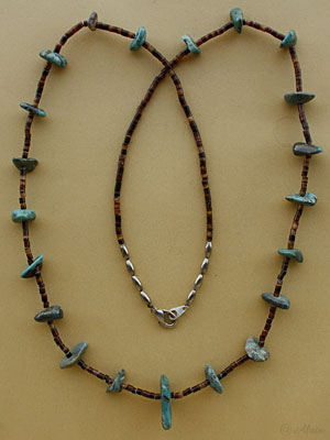 Collier ethnique Santo Domingo pueblo avec 21 turquoises, perles d'argent et perles en coquillages
