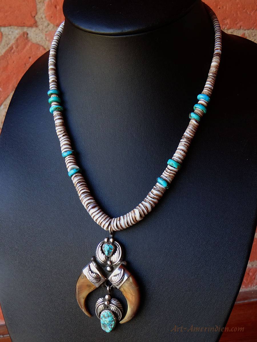 Collier amérindien Navajo en perles de coquillage avec pendentif 2 griffes d'ours et turquoises sur argent massif